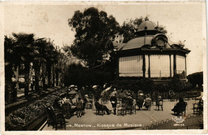 Carte postale ancienne Menton - Kiosque de Musique à Menton