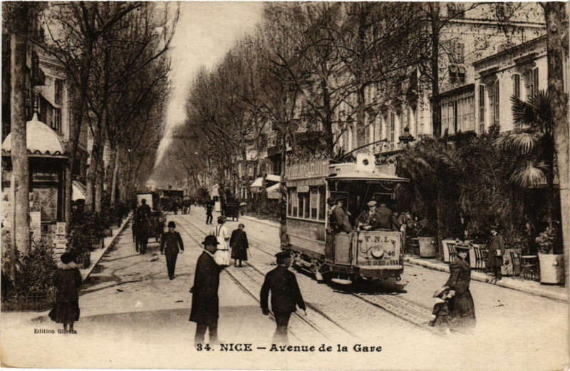 Carte postale ancienne Nice - Avenue de la Gare à Nice