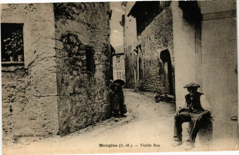 Carte postale ancienne Mougins - Vieille Rue à Mougins