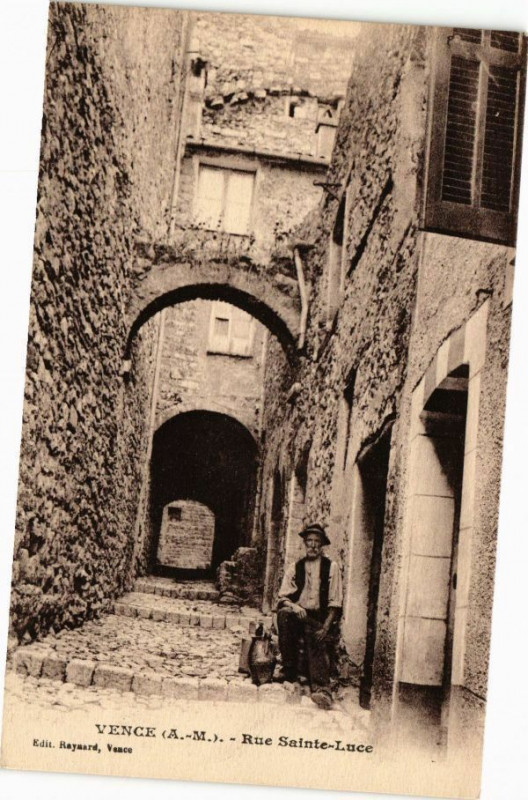 Carte postale ancienne Vence - Rue Sainte-Luce à Vence