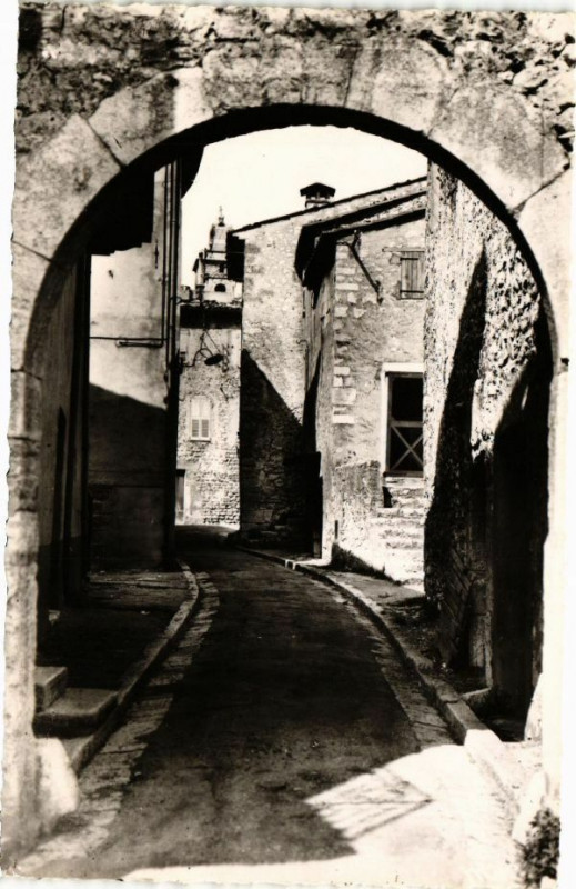 Carte postale ancienne St Vallier de Thiey - Station Estivale