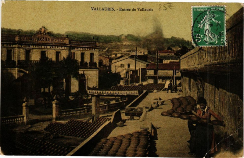 Carte postale ancienne Vallauris Entrée de Vallauris à Vallauris