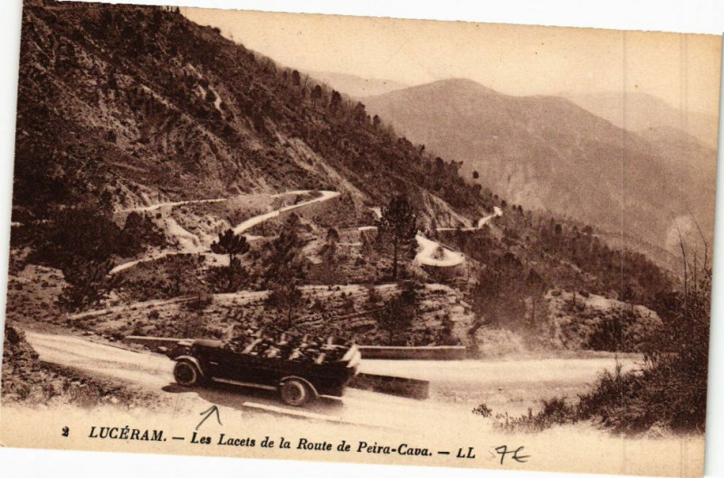 Carte postale ancienne Luceram -Les Lacets de la Route de Peira-Cava à Lucéram