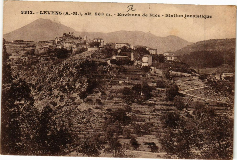 Carte postale ancienne Levens Environs de Nice Station touristique à Levens