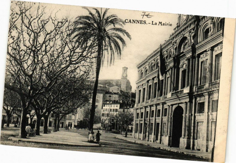 Carte postale ancienne Cannes La Mairie à Cannes