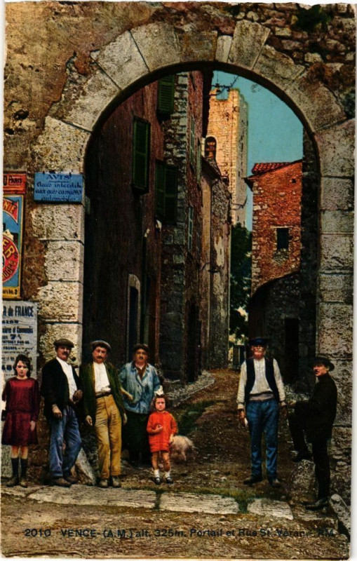 Carte postale ancienne Vence - Portaoil et rue à Vence