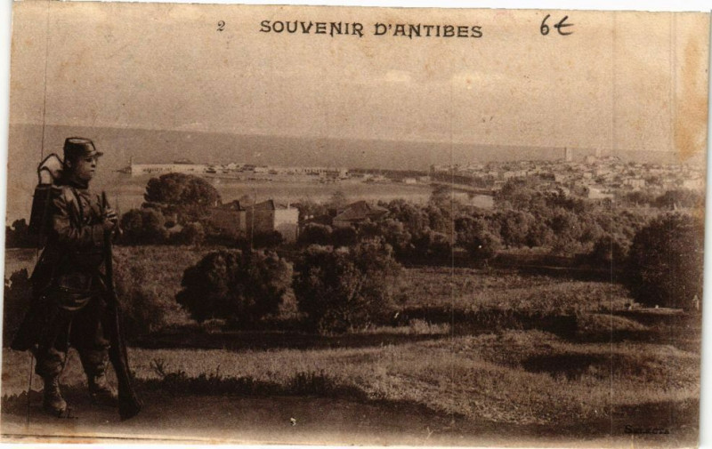 Carte postale ancienne Souvenir d'Antibes à Antibes
