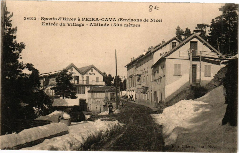 Carte postale ancienne Peira-Cava - Entree du village