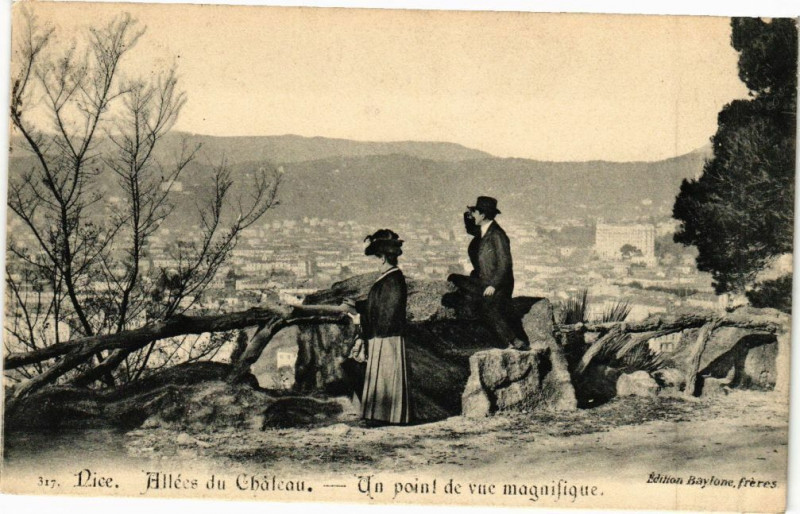 Carte postale ancienne Nice allees du chateau - Un point de vue magnifigue à Nice