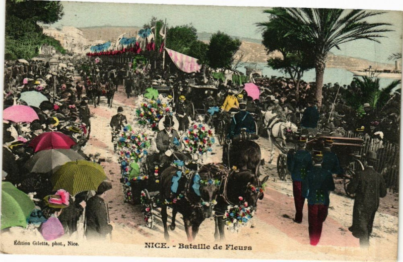 Carte postale ancienne Nice - Bataille de fleurs à Nice