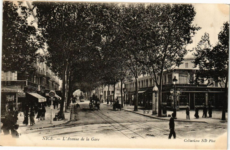 Carte postale ancienne Nice - L'Avenue de la Gare à Nice