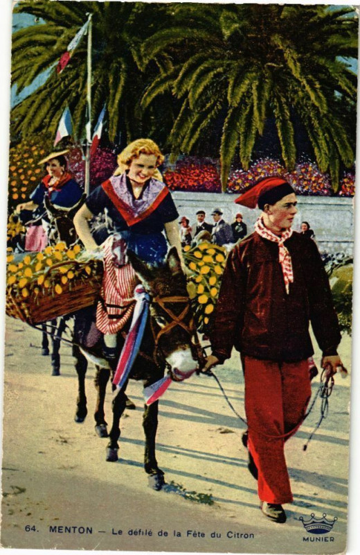Carte postale ancienne Menton - Le defile de la fete à Menton