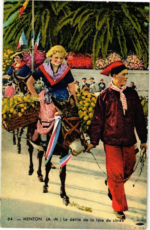 Carte postale ancienne Menton - Le defile de la fete à Menton