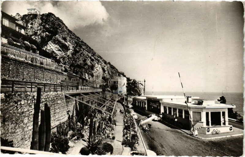 Carte postale ancienne Menton - La frontiere franco italienne à Menton
