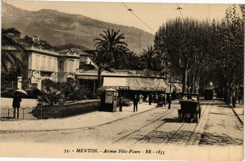 Carte postale ancienne Menton - Avenue felix faure à Menton