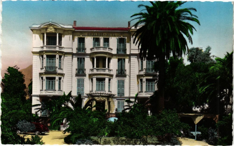Carte postale ancienne Menton - Avenue carnot à Menton