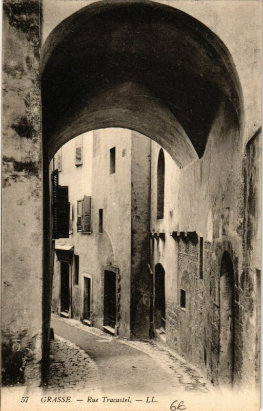 Carte postale ancienne Grasse - Rue tracastel à Grasse