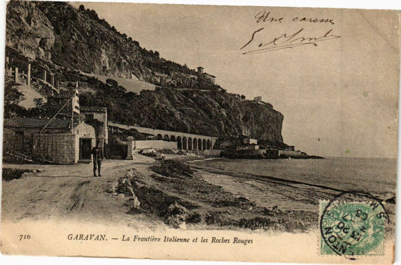 Carte postale ancienne Garavan - la frontiere italienne et les roches rouges
