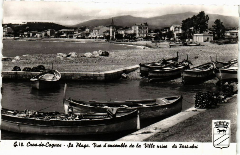 Carte postale ancienne Cros-de-Cagnes - Sa plage vue d'ensemble