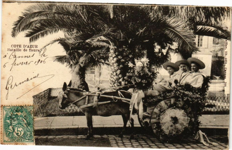 Carte postale ancienne Cote d'Azur bataille de fleurs