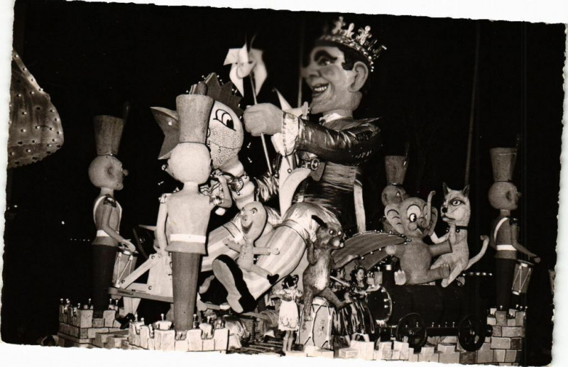 Carte postale ancienne Carnaval de Nice - Char de Sa Majesté Carnaval à Nice