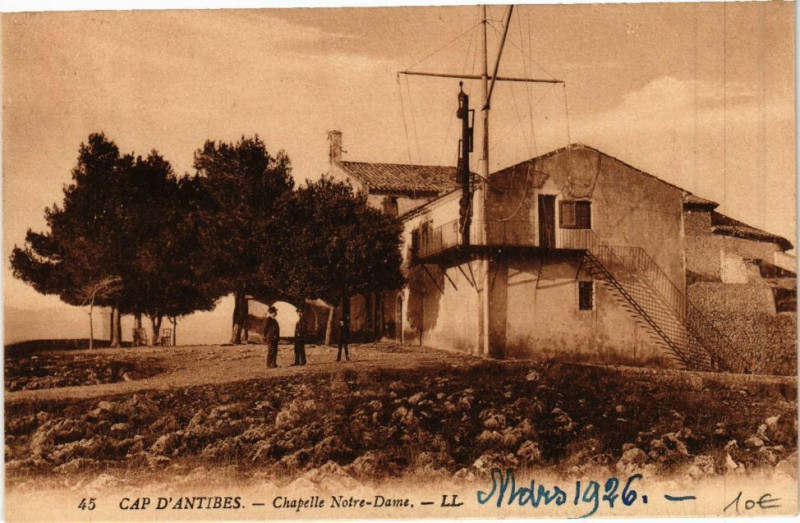 Carte postale ancienne Cap d'Antibes - Chapelle notre dame à Antibes