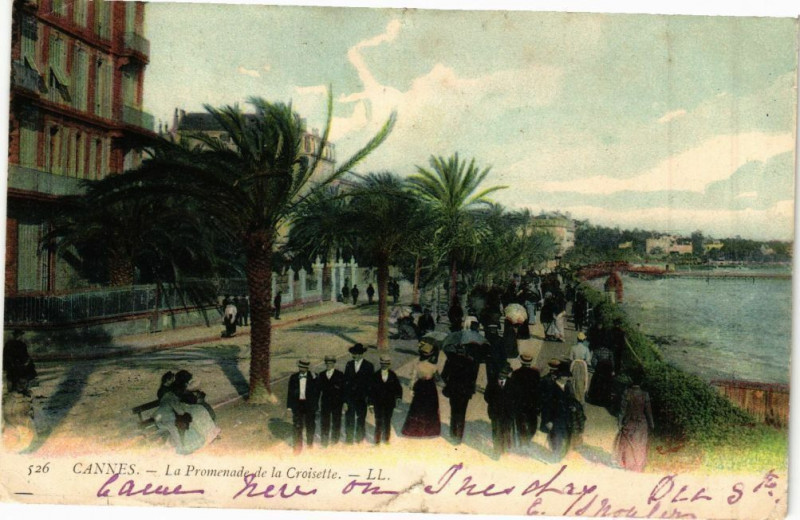 Carte postale ancienne Cannes - La promenade de la croistte à Cannes