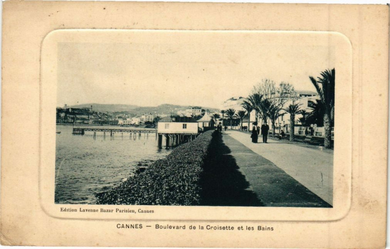 Carte postale ancienne Cannes - Boulevard de la croisette à Cannes
