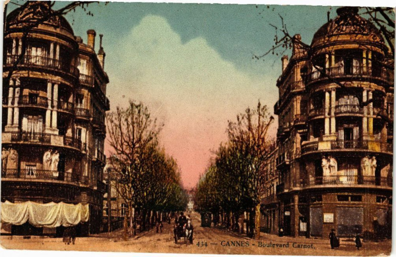 Carte postale ancienne Cannes - Boulevard carnot à Cannes