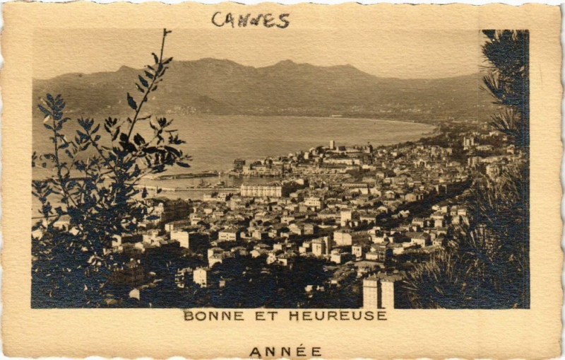 Carte postale ancienne Cannes - Bonne et heureuse à Cannes