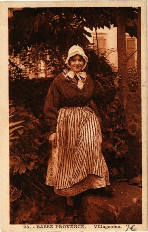 Carte postale ancienne Basse-Provence - Villageoise à Vence