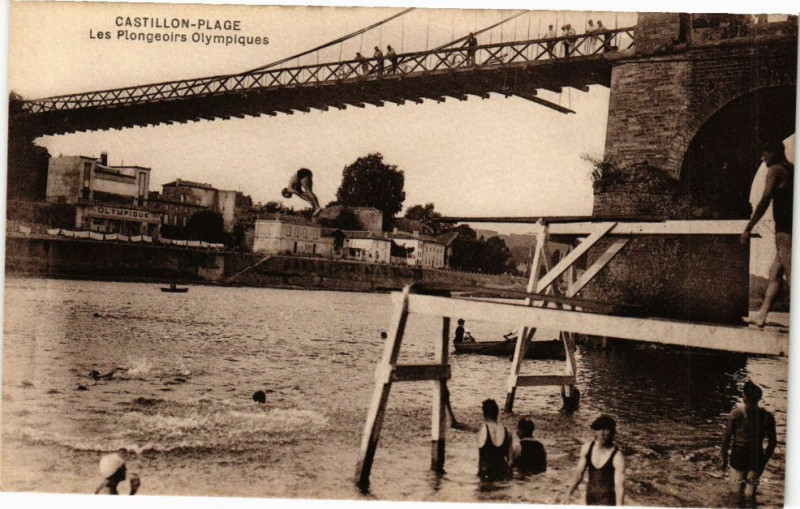 Carte postale ancienne Castillon - Plage - Les plongeoirs à Castillon