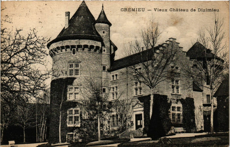 Carte postale ancienne Cremieu - Vieux Chateau de Dizimieu à Crémieu