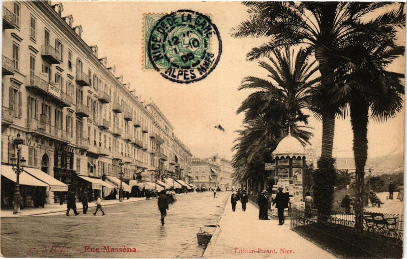 Carte postale ancienne Nice - Rue massena à Nice