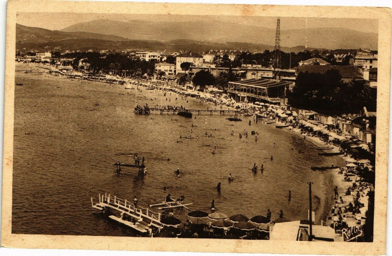 Carte postale ancienne Juan-les-Pins - Vue d'ensemble de la plage