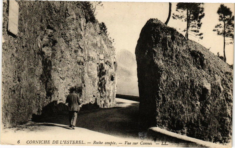 Carte postale ancienne Corniche de l'Esterel - Roche Coupee