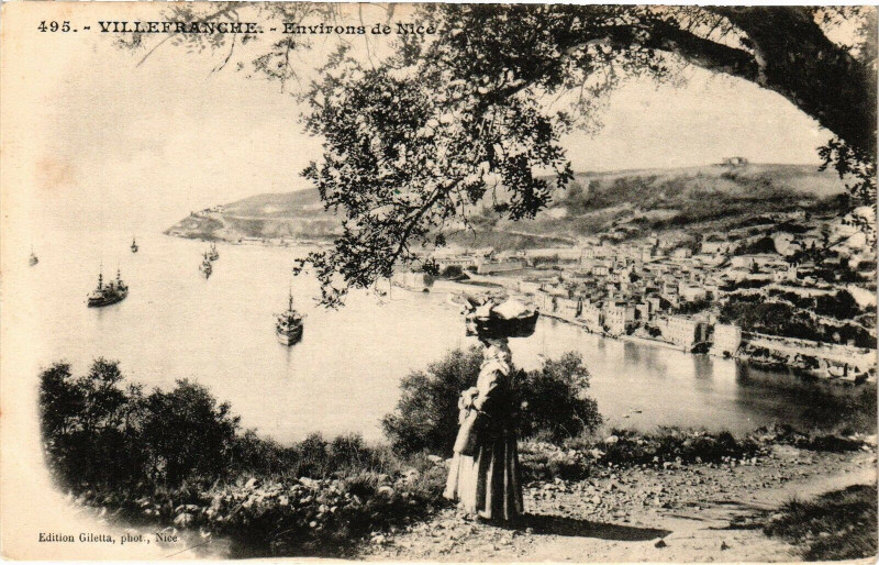 Carte postale ancienne Villefranche - Environs de Nice à Nice