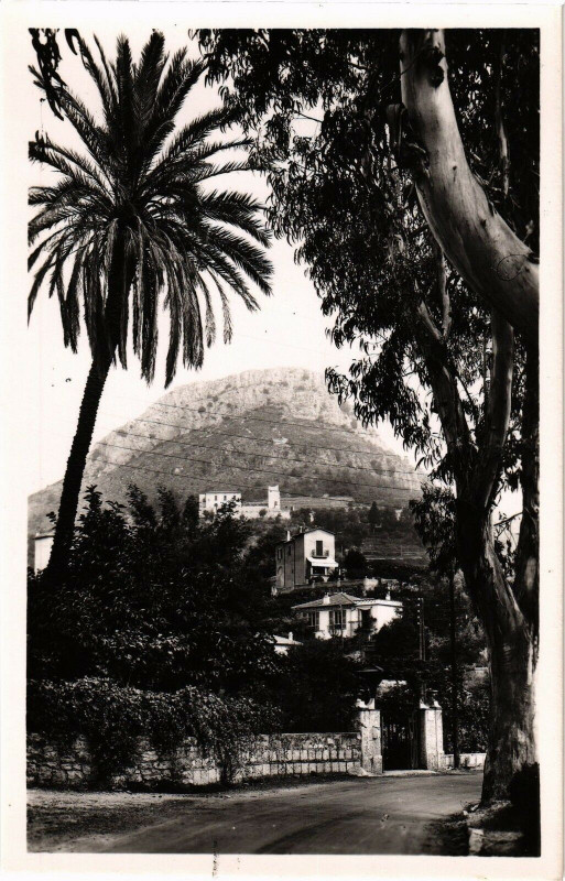 Carte postale ancienne Vence - la - jolie - Le baou des blancs et chateau des templiers à Vence