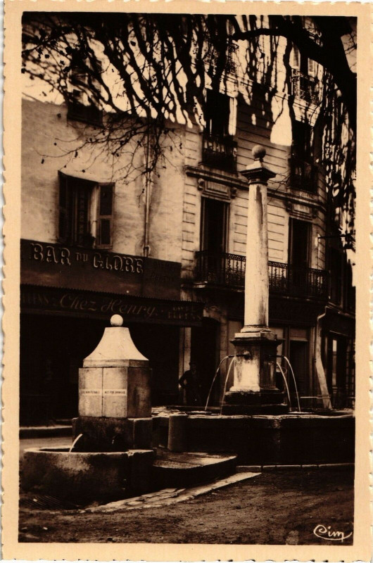 Carte postale ancienne Vence - la - jolie - La basse fontaine à Vence