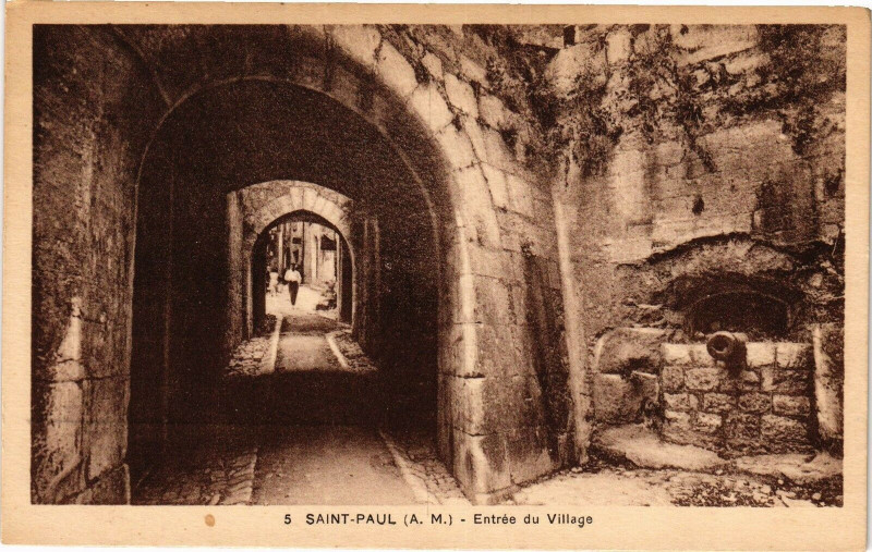 Carte postale ancienne Saint-Paul - Entree du village