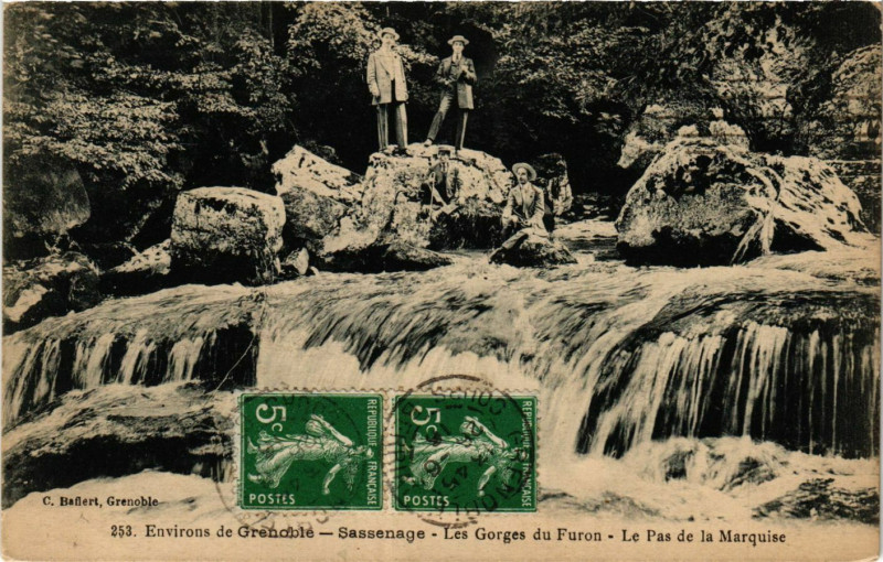 Carte postale ancienne Env. de Grenoble - Sassenage - Les Gorges du Furon - Le Pas à Grenoble