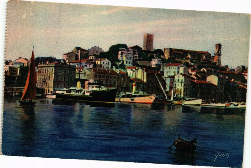 Carte postale ancienne Cannes - Le Port et le Mont Chevalier à Cannes