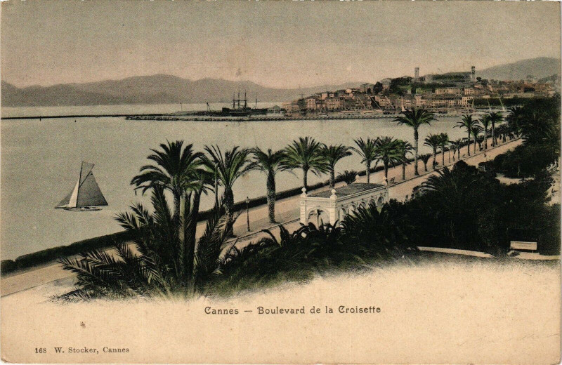 Carte postale ancienne Cannes - Boulevard de la Croisette à Cannes