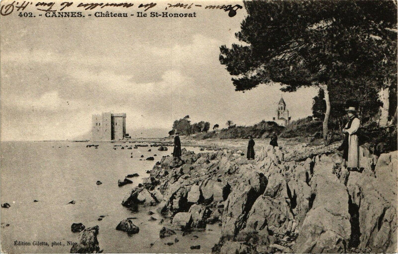 Carte postale ancienne Cannes - Chateau - Ile St-Honorat à Cannes