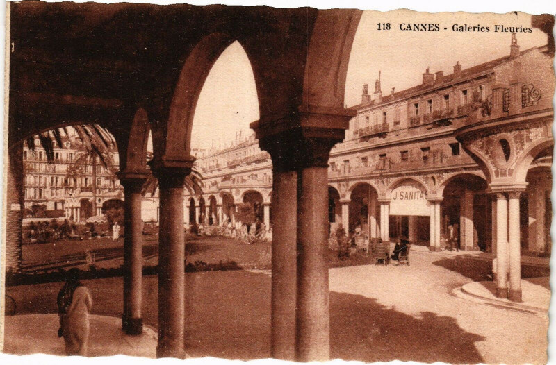 Carte postale ancienne Cannes - Galeries Fleuries à Cannes