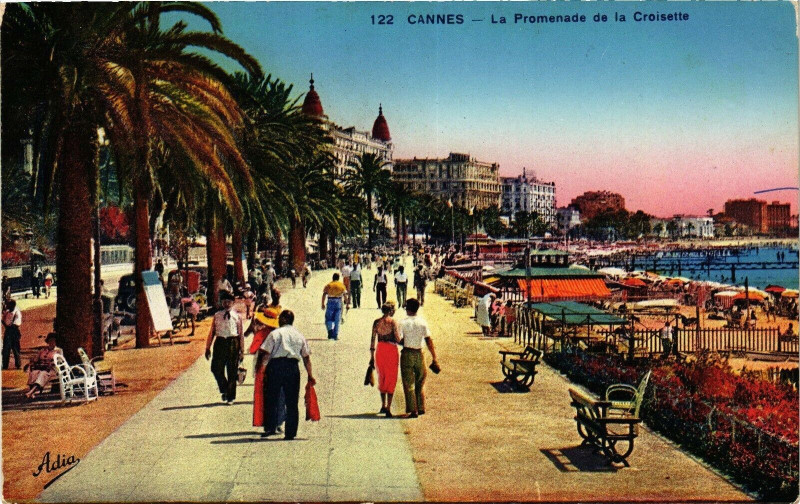 Carte postale ancienne Cannes - La Promenade de la Croisette à Cannes