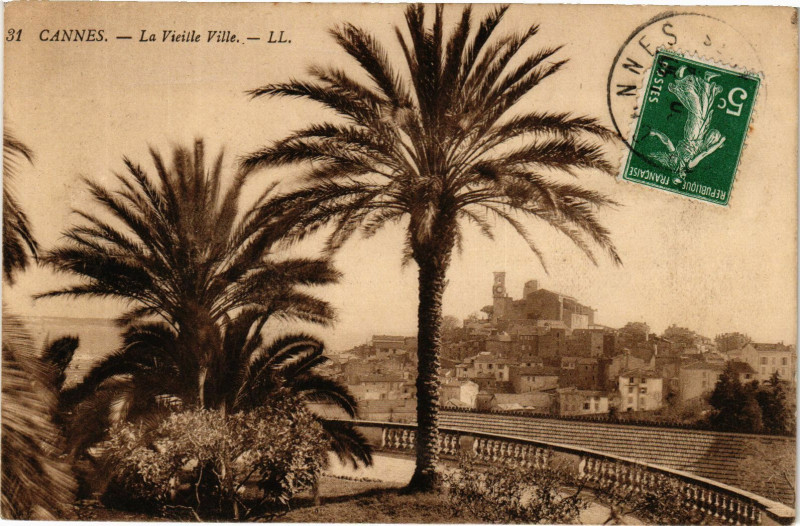 Carte postale ancienne Cannes - La Vieille Ville à Cannes