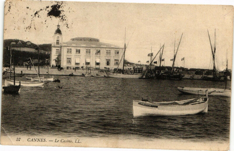 Carte postale ancienne Cannes - Le Casino à Cannes