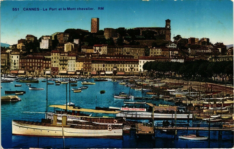 Carte postale ancienne Cannes - Le Port et le Mont chevalier à Cannes