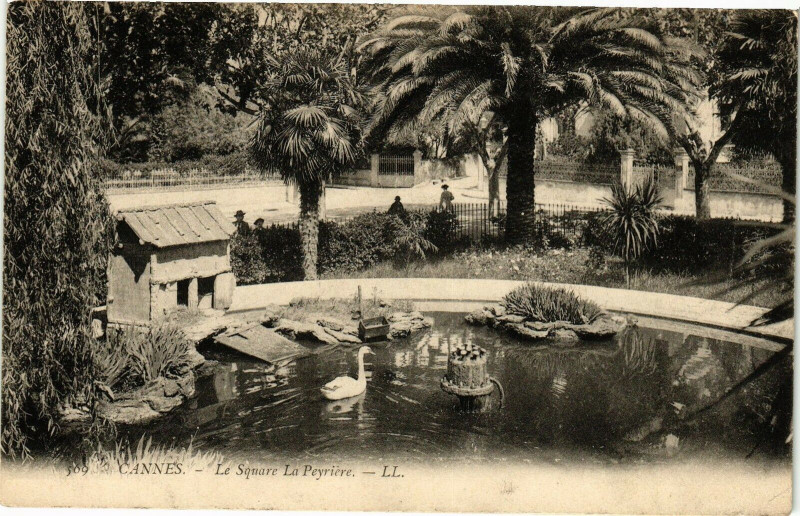 Carte postale ancienne Cannes - Le Square La Peyriere à Cannes
